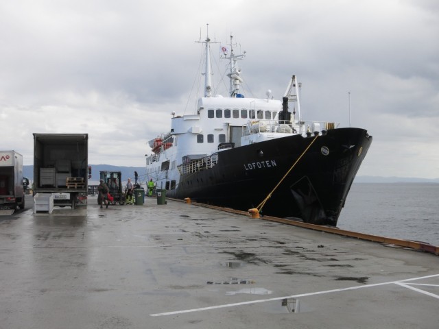 Hurtigruten_2015-06-19_09-37